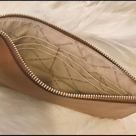 NEW MICHAEL KORS LEATHER CLUTCH WRISTLET CHOOSE - Picture 6 of 7